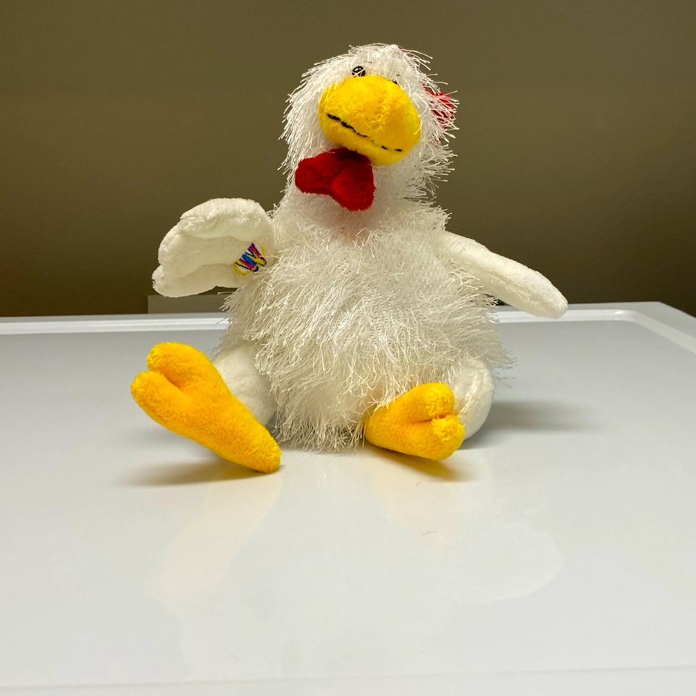 GANZ Webkins adorable Chicken.  8 inches tall. Good condition!